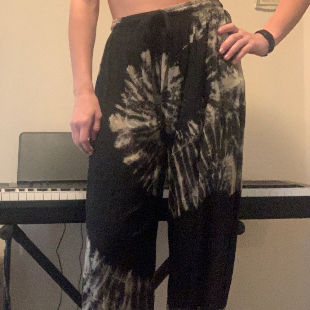 High waisted tye die flowy pants